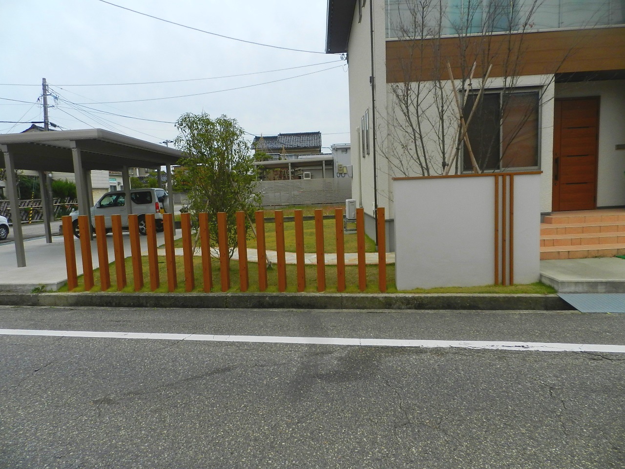 安全で生活しやすくかつおしゃれなお庭と玄関前 富山県 エクステリア 外構 庭工房sekitoh