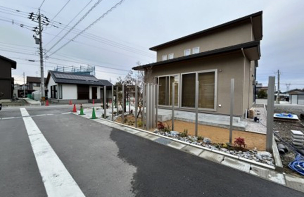 立山町の展示場様エクステリア施工中です！！