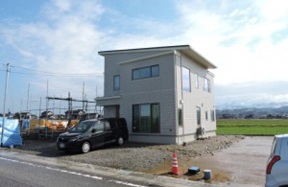 落ち着いた雰囲気のファサード｜滑川市