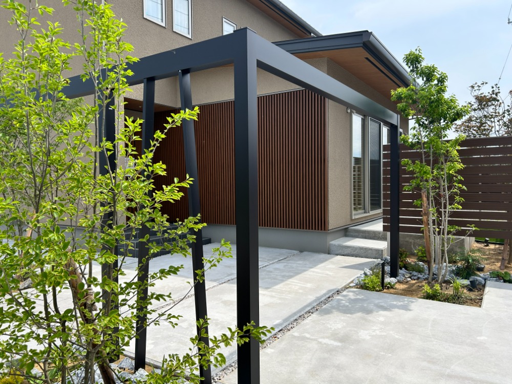 リレーリア　植栽　門構え