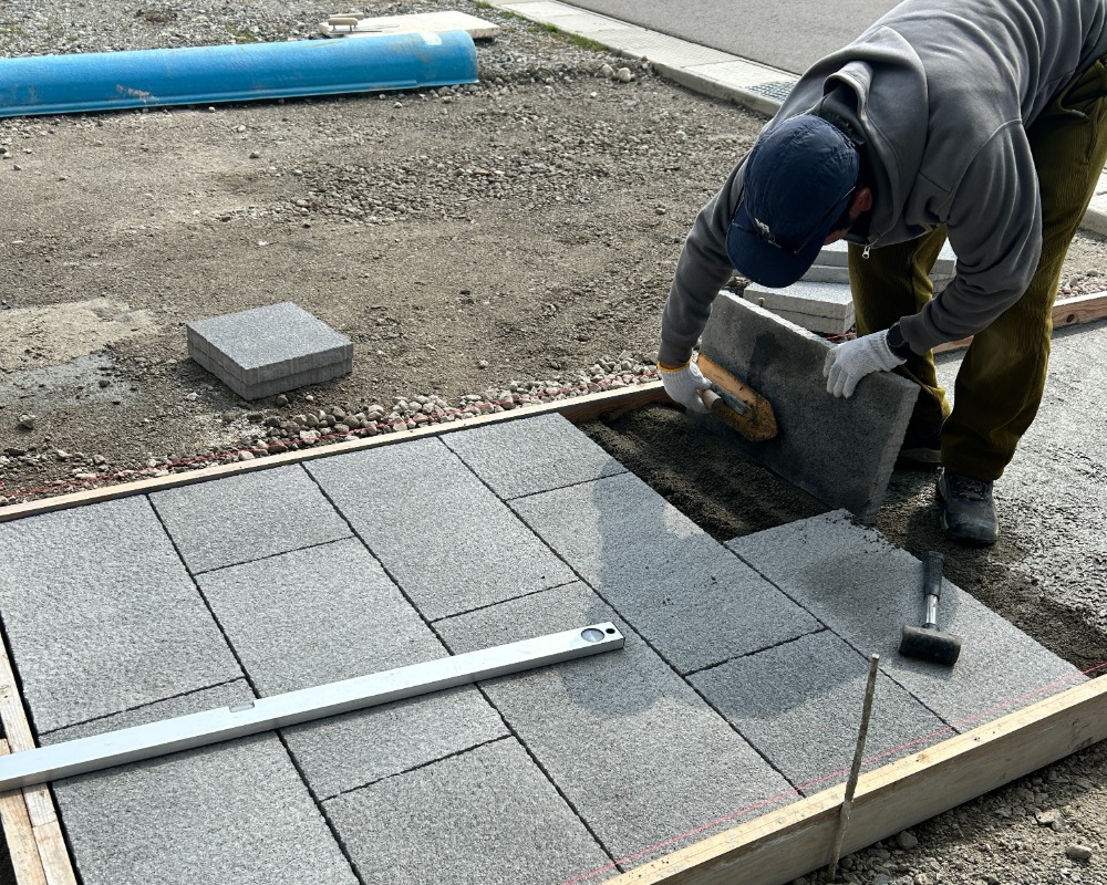 平板敷き作業