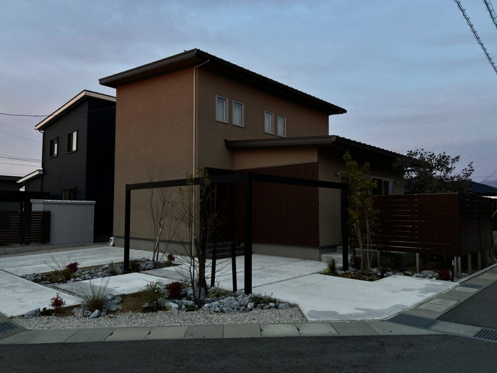 ライトアップ前　エクステリア