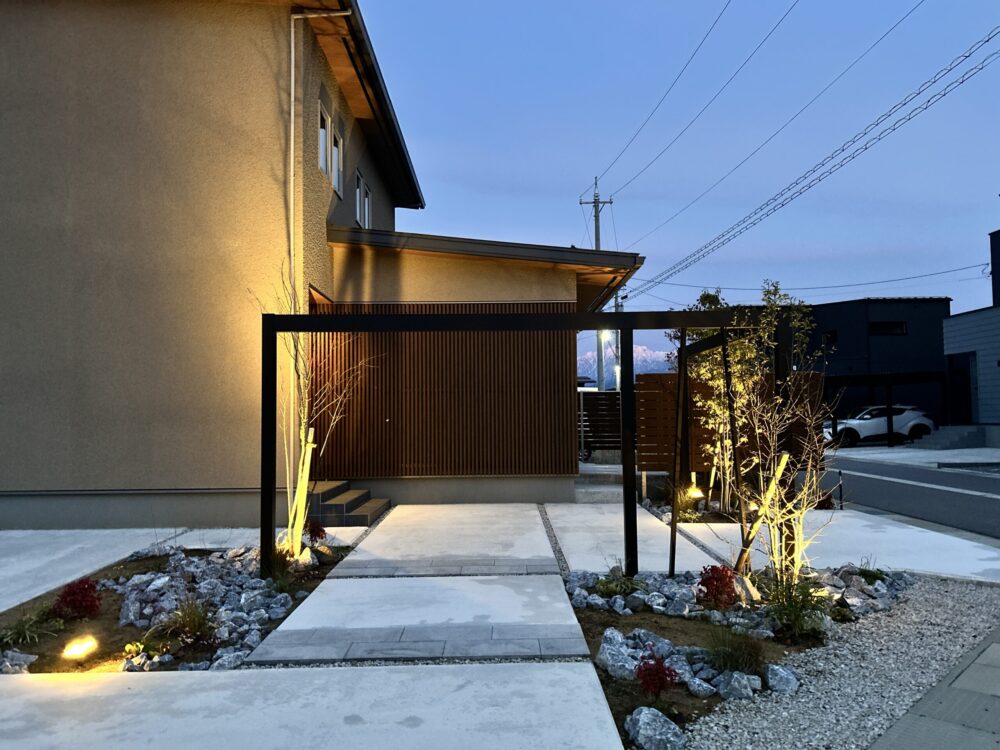 エクステリア　正面