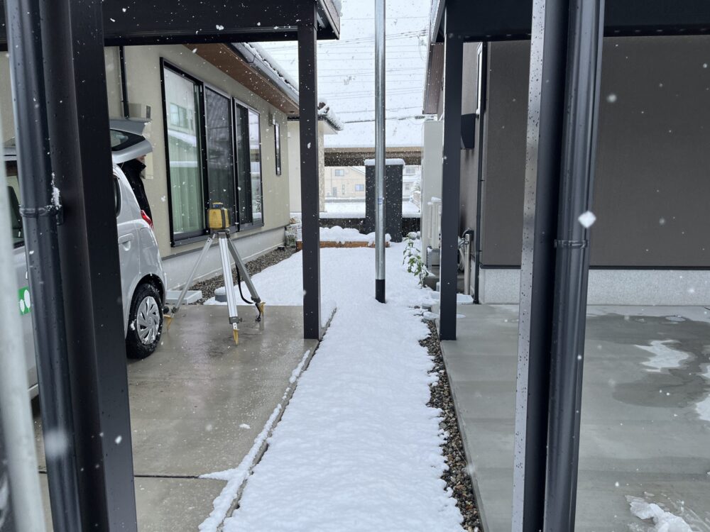 施工前　お庭　境界